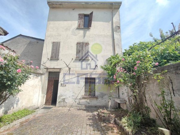 casa indipendente in vendita a Piadena Drizzona in zona Piadena