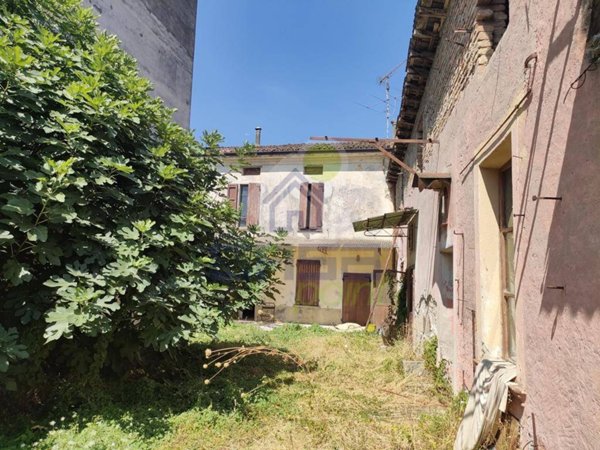 casa indipendente in vendita a Piadena Drizzona in zona Piadena