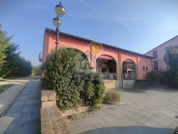 negozio in vendita a Piadena Drizzona