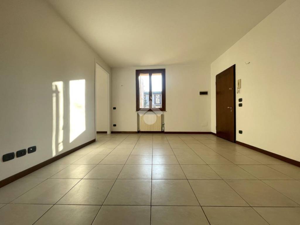 appartamento in vendita a Piadena Drizzona in zona Piadena