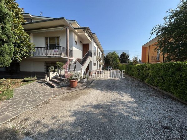 casa indipendente in vendita a Piadena Drizzona in zona Piadena