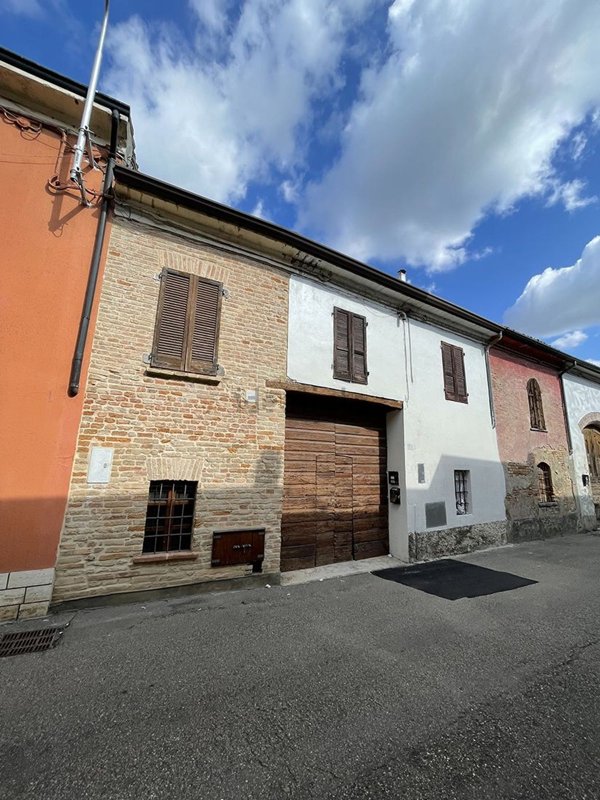 casa indipendente in vendita a Piadena Drizzona in zona Piadena
