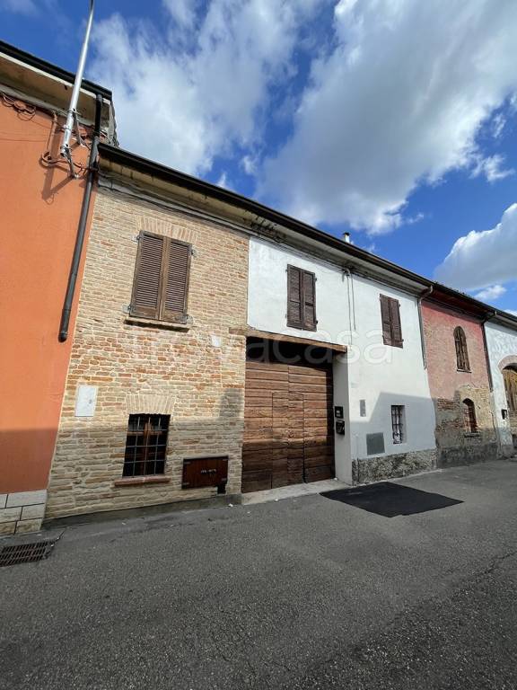 casa indipendente in vendita a Piadena Drizzona in zona Piadena