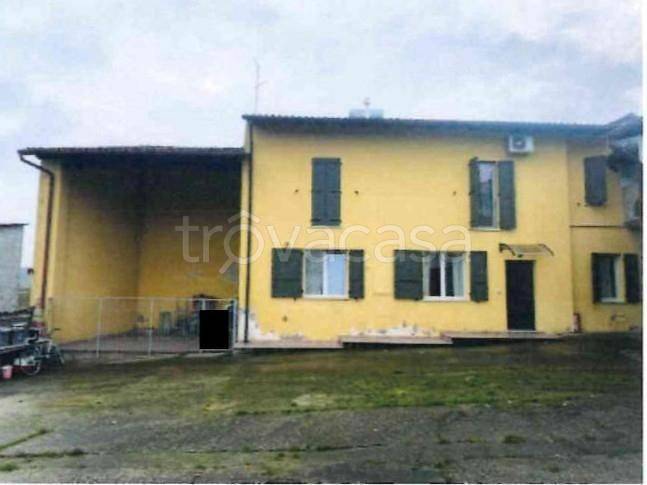casa indipendente in vendita a Piadena Drizzona in zona Vho