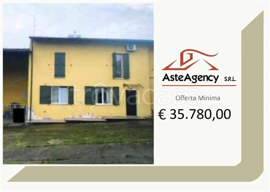 casa indipendente in vendita a Piadena Drizzona in zona Piadena