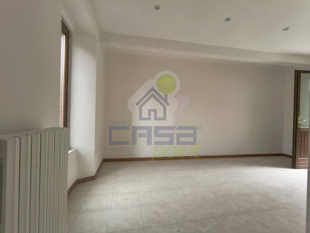 appartamento in vendita a Piadena Drizzona in zona Piadena