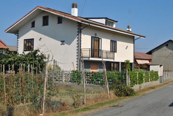 casa indipendente in vendita a Piscina