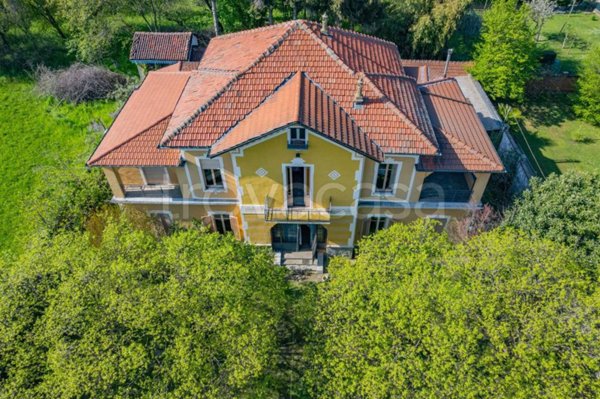 casa indipendente in vendita a Piscina