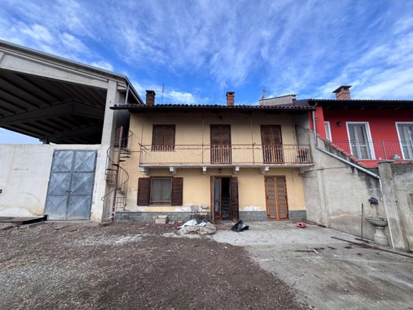 casale in vendita a Piscina