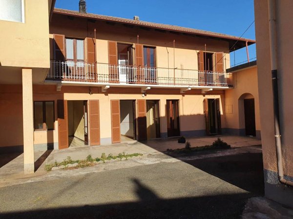 casa indipendente in vendita a Piscina