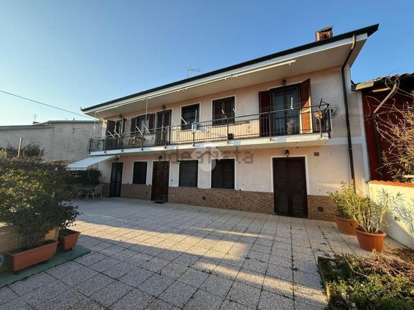 casa indipendente in vendita a Piscina