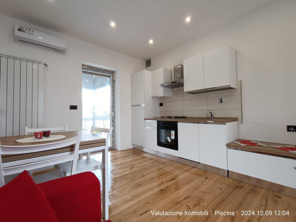 casa indipendente in vendita a Piscina