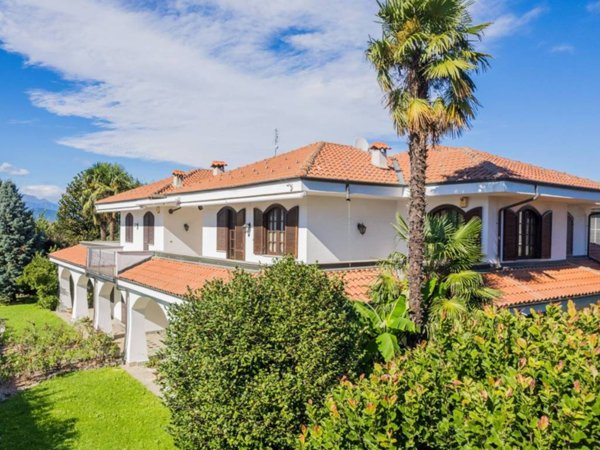 villa in vendita a Piscina