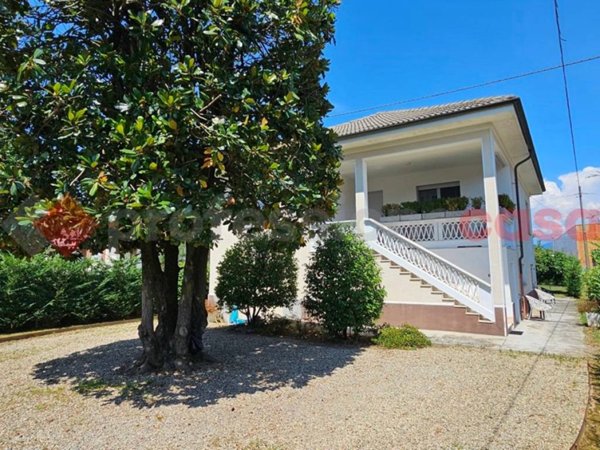 casa indipendente in vendita a Piscina
