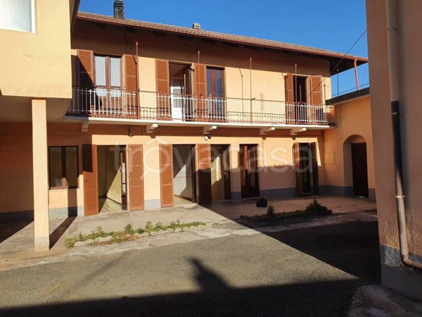 casa indipendente in vendita a Piscina