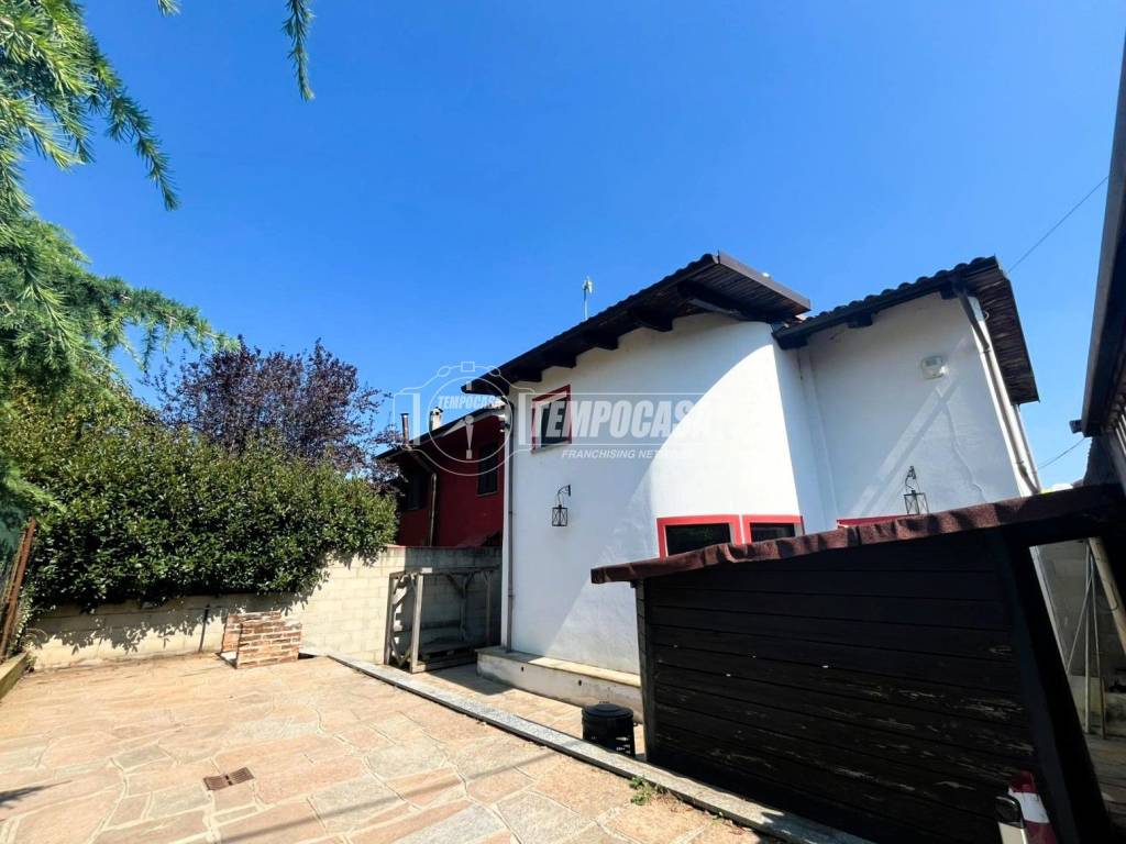 casa indipendente in vendita a Piscina