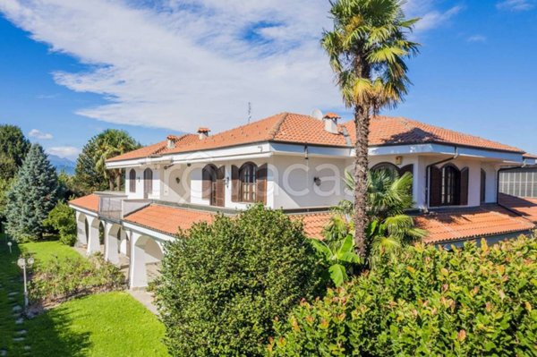 villa in vendita a Piscina