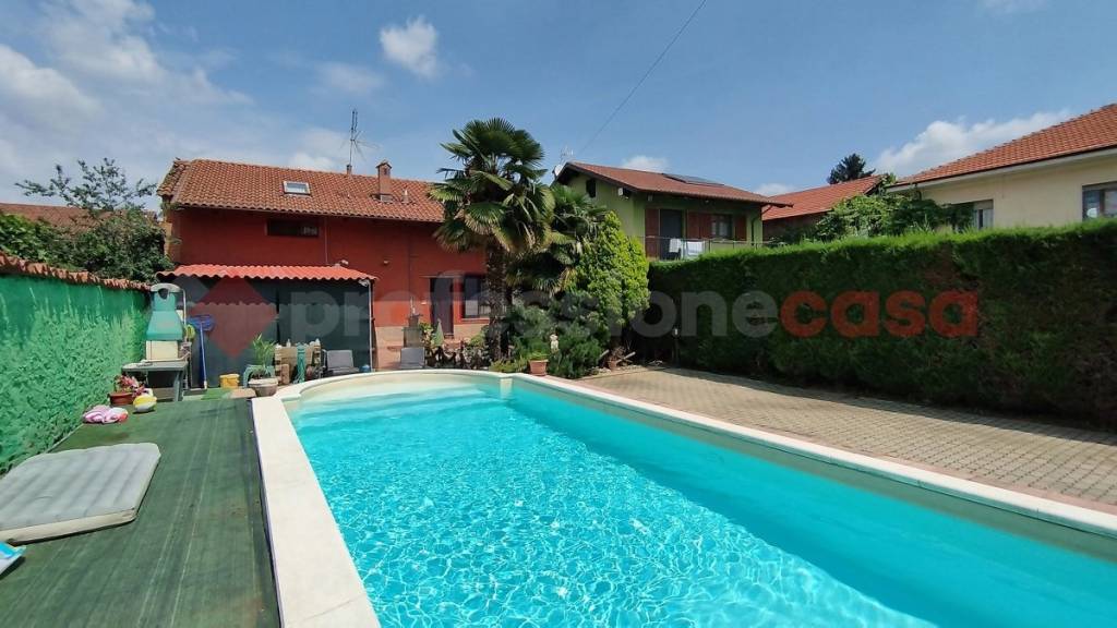 casa indipendente in vendita a Piscina