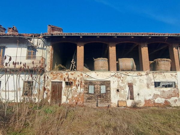 pentavano in vendita a Piscina