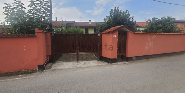 casa indipendente in vendita a Piscina