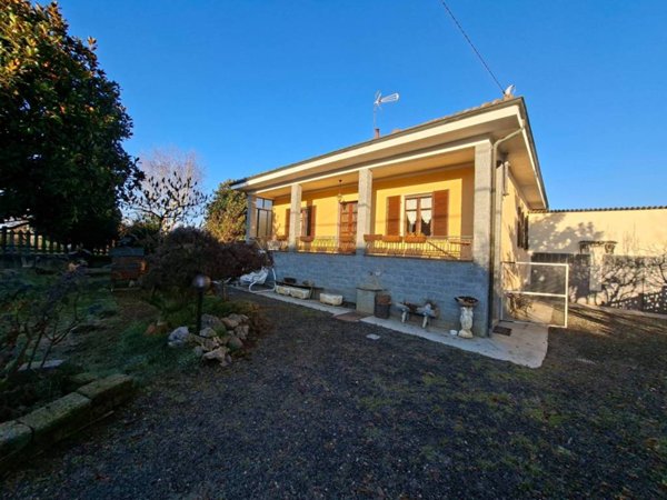 casa indipendente in vendita a Piscina