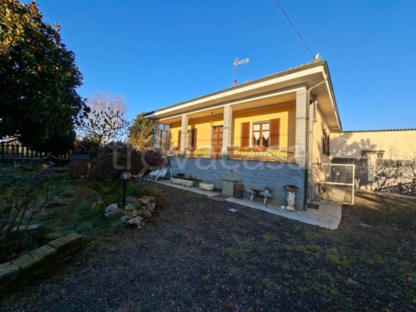 casa indipendente in vendita a Piscina