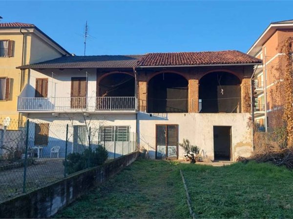 casa indipendente in vendita a Piscina
