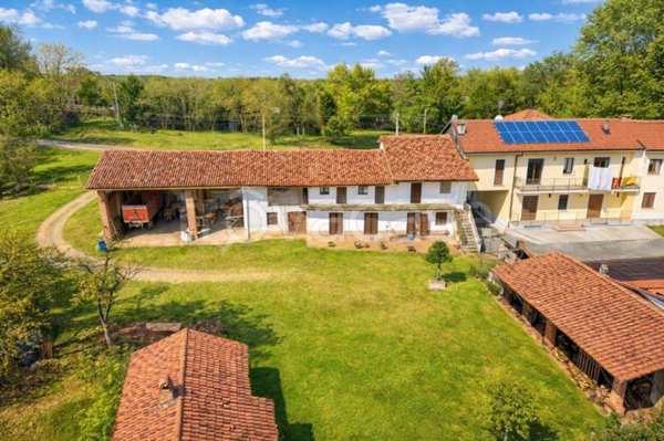 casa indipendente in vendita a Piscina