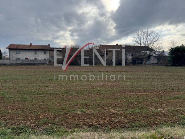 casa indipendente in vendita a Piscina