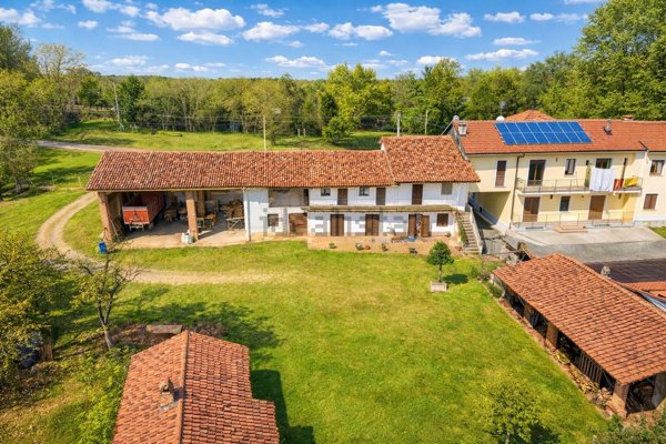 casa indipendente in vendita a Piscina