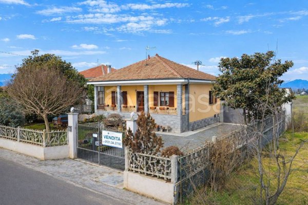 casa indipendente in vendita a Piscina