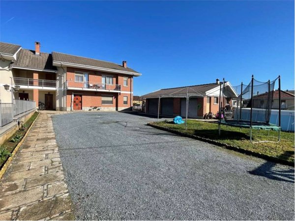 casa indipendente in vendita a Piscina