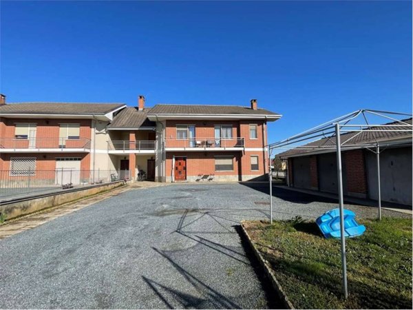 casa indipendente in vendita a Piscina