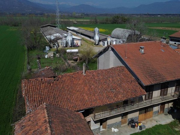 casa indipendente in vendita a Piscina