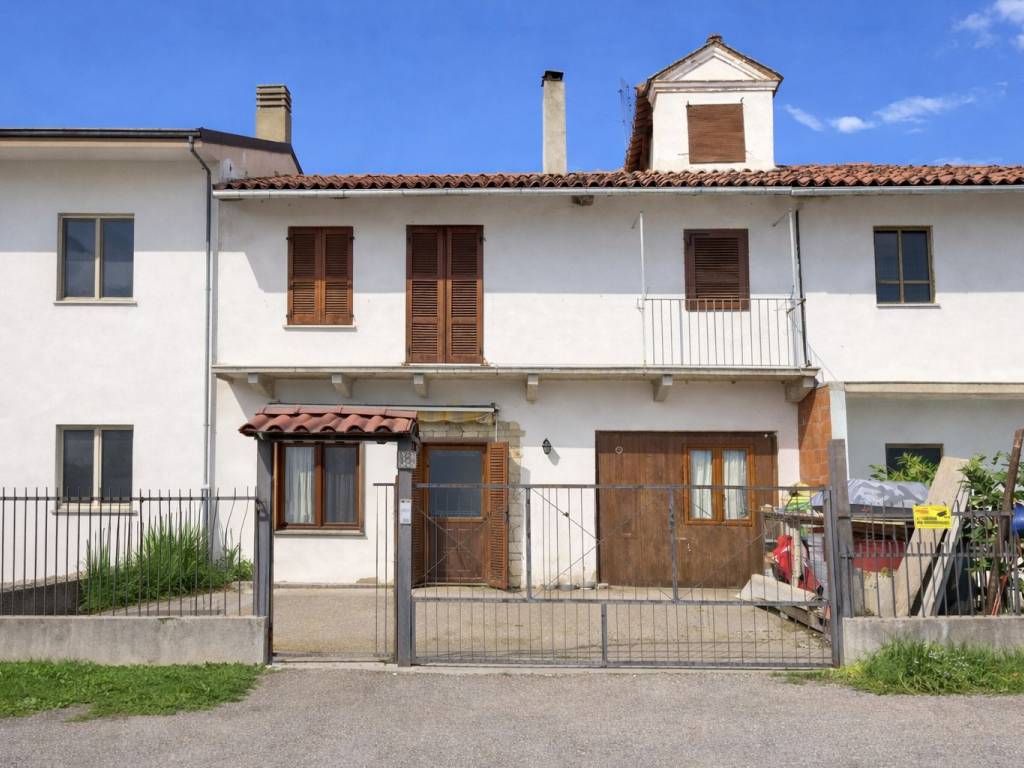 casa indipendente in vendita a Piscina