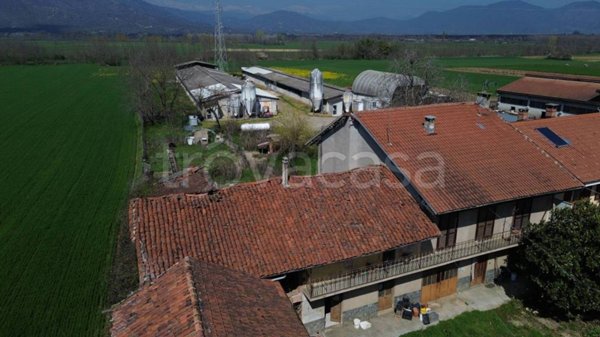 casa indipendente in vendita a Piscina
