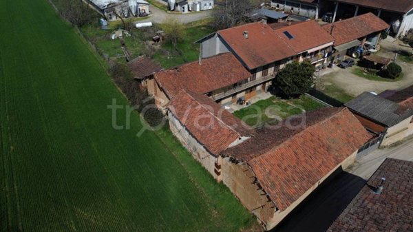 casa indipendente in vendita a Piscina