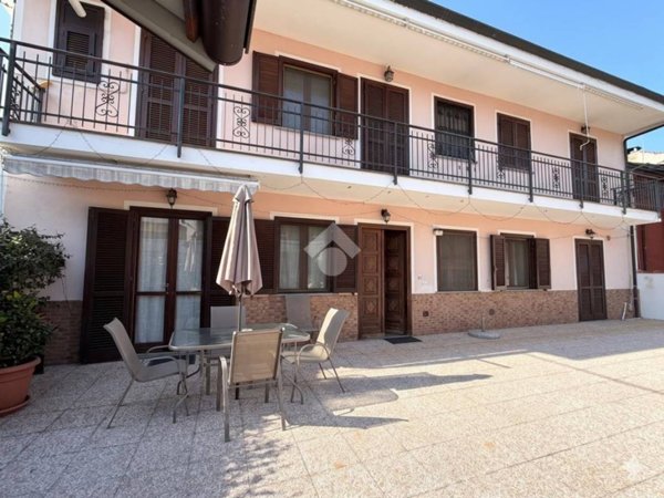 casa indipendente in vendita a Piscina