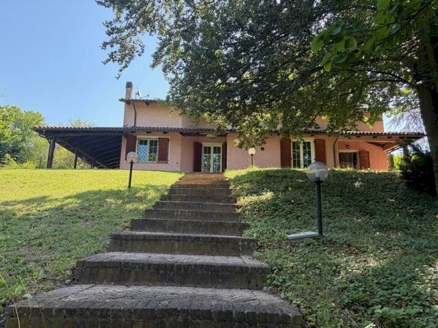 casa indipendente in vendita a Piscina