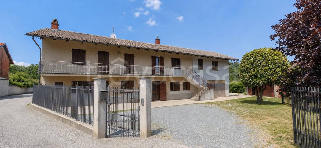 casa indipendente in vendita a Piscina