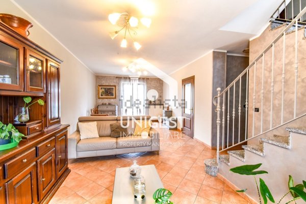 casa indipendente in vendita a Piscina