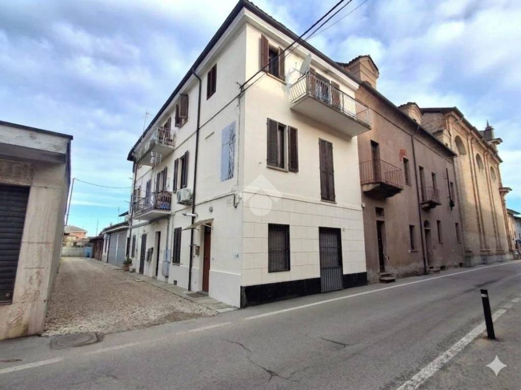 intera palazzina in vendita a Piscina
