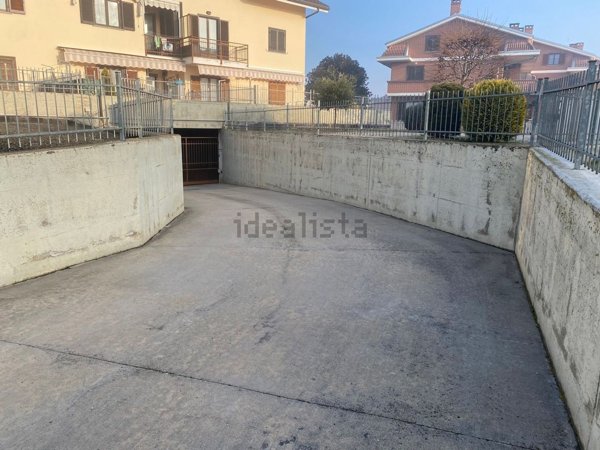 box auto in vendita a Piscina