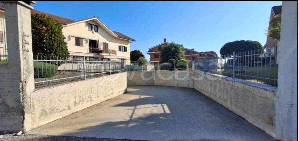 box auto in vendita a Piscina