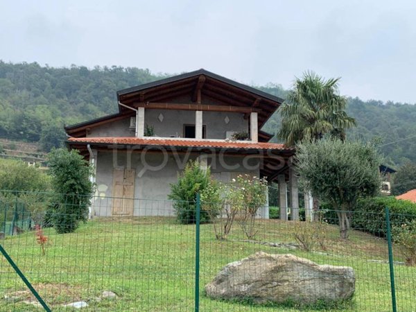 casa indipendente in vendita a Piverone