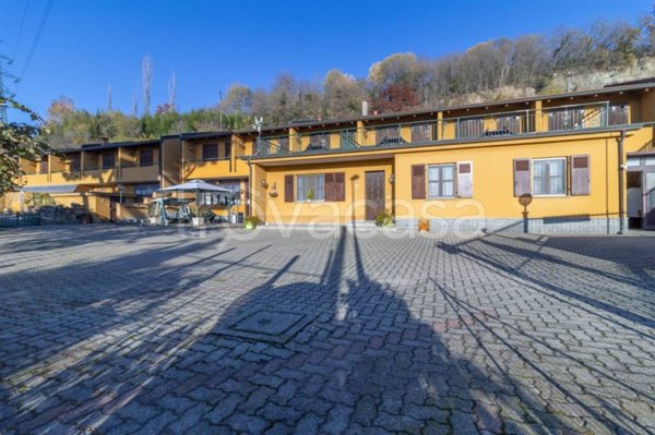 casa indipendente in vendita a Piverone