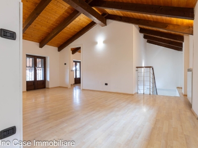 casa indipendente in vendita a Piverone