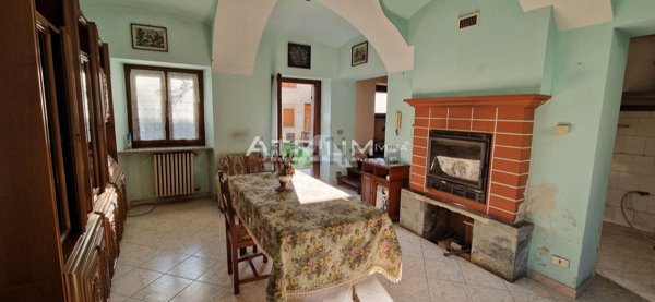 casa indipendente in vendita a Piverone