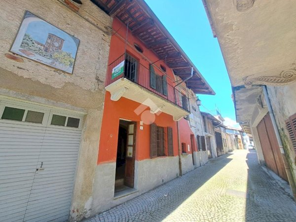 casa semindipendente in vendita a Piverone