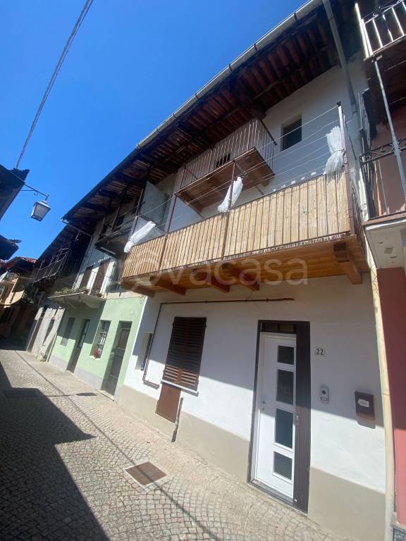casa indipendente in vendita a Piverone